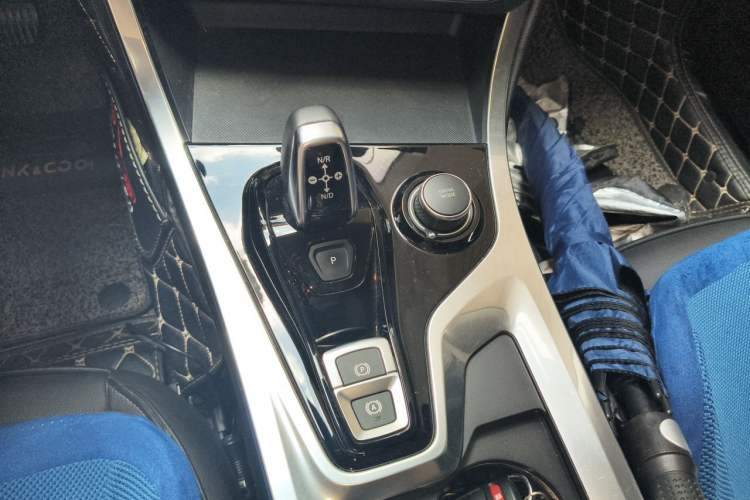 Used Lynk & Co 01 EM-P 2018 1.5T PHEV JingPro National Emission Standard V Gear Lever