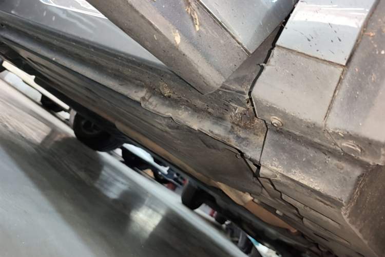 Used Lynk & Co 01 EM-P 2018 1.5T PHEV Jing Guo V Right Side Sill