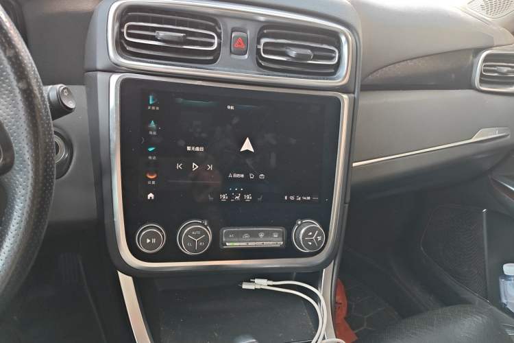 Used Lynk & Co 01 EM-P 2018 1.5T PHEV Jing Guo V Audio And AC Panel
