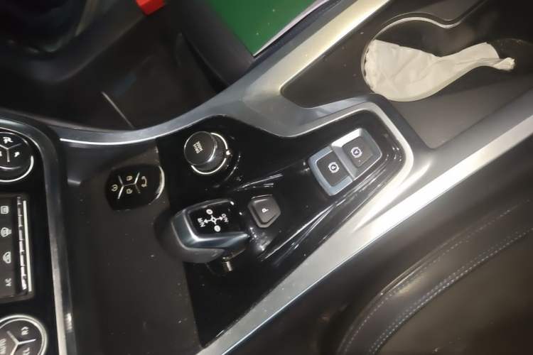 Used Lynk & Co 01 EM-P 2018 1.5T PHEV JingPro National Emission Standard V Gear Lever
