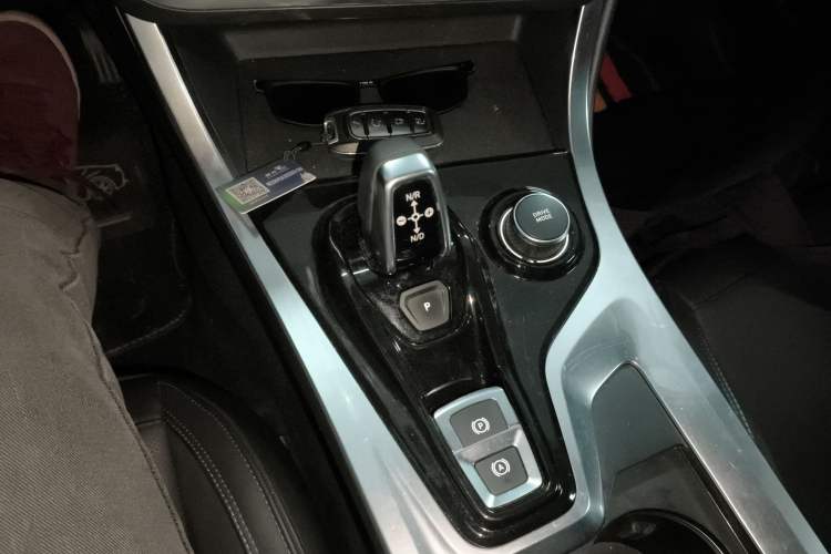 Used Lynk & Co 01 EM-P 2018 1.5T PHEV JingPro National Emission Standard V Gear Lever