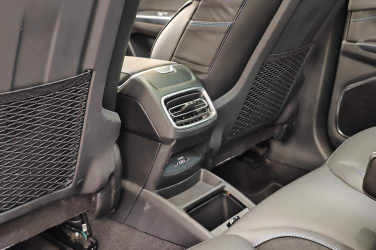 Used Lynk & Co 01 EM-P 2018 1.5T PHEV JingPro National Emission Standard V Interior 12