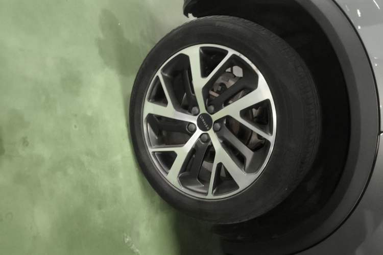 Used Lynk & Co 01 EM-P 2018 1.5T PHEV JingPro National Emission Standard V Right Rear Wheel Hub