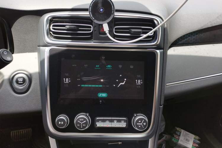 Used Lynk & Co 01 EM-P 2018 1.5T PHEV JingPro National Emission Standard V Audio And AC Panel