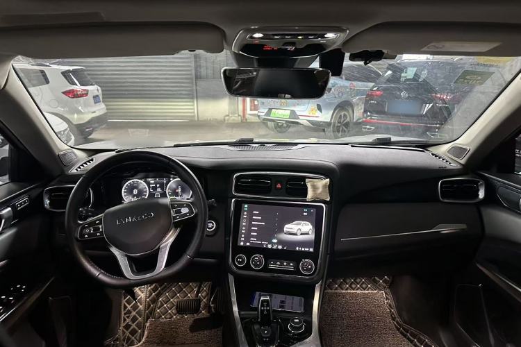Used Lynk & Co 01 EM-P 2018 1.5T PHEV JingPro National Emission Standard V Center Console