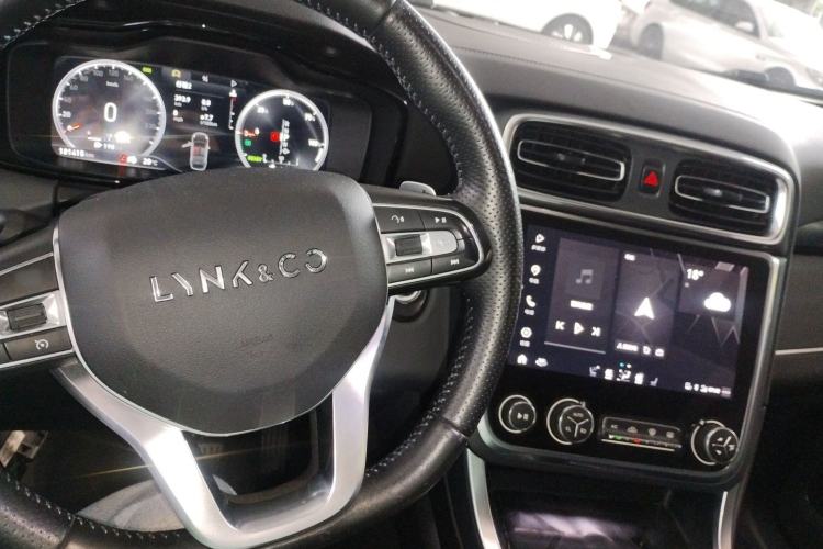 Used Lynk & Co 01 EM-P 2018 1.5T PHEV JingPro National Emission Standard V Center Console