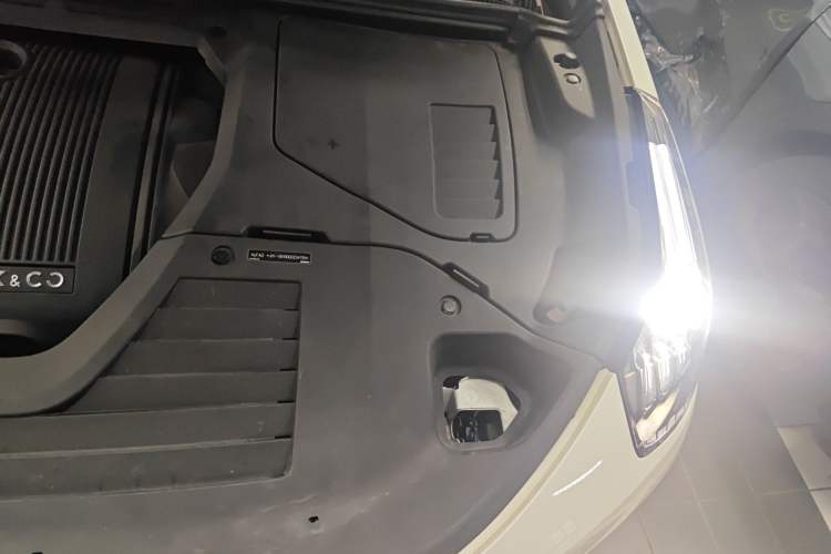 Used Lynk & Co 01 EM-P 2018 1.5T PHEV JingPro National Emission Standard V Engine Bay Left