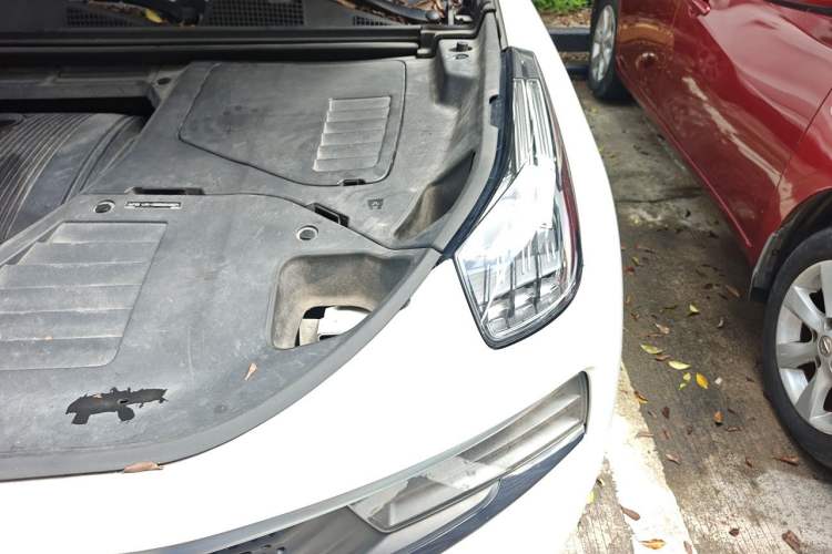 Used Lynk & Co 01 EM-P 2018 1.5T PHEV JingPro National Emission Standard V Engine Bay Left