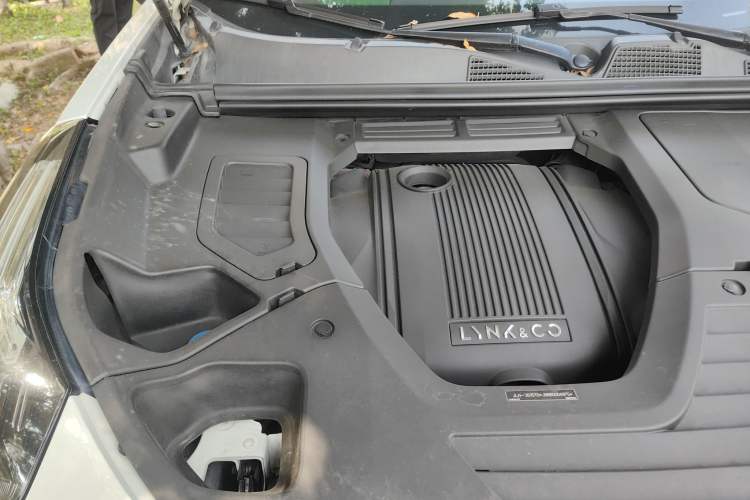 Used Lynk & Co 01 EM-P 2018 1.5T PHEV JingPro National Emission Standard V Engine Bay Right