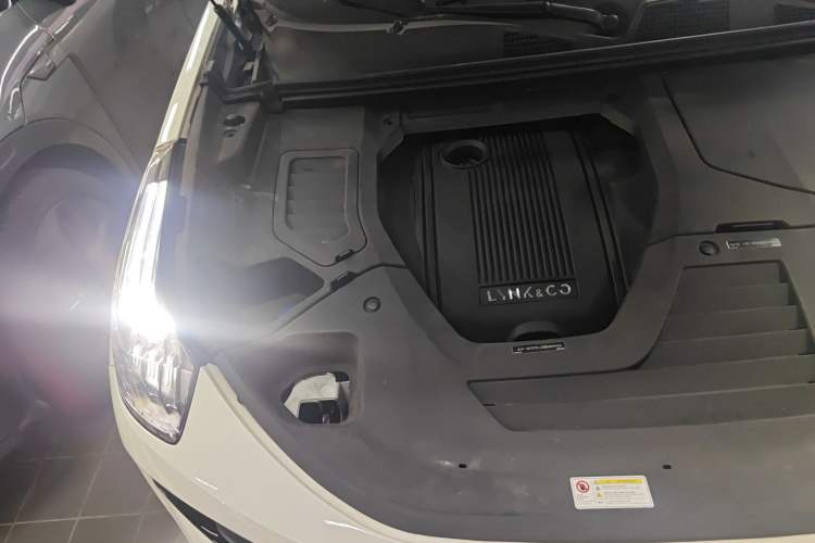 Used Lynk & Co 01 EM-P 2018 1.5T PHEV JingPro National Emission Standard V Engine Bay Right
