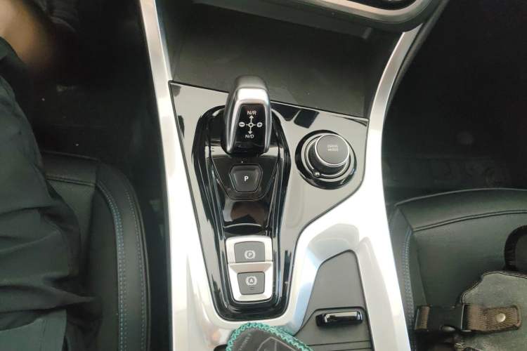 Used Lynk & Co 01 EM-P 2018 1.5T PHEV JingPro National Emission Standard V Gear Lever