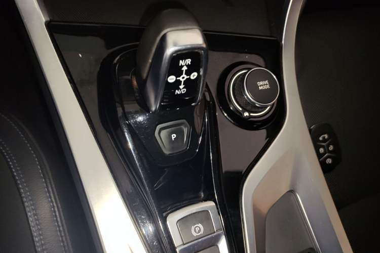 Used Lynk & Co 01 EM-P 2018 1.5T PHEV JingPro National Emission Standard V Gear Lever