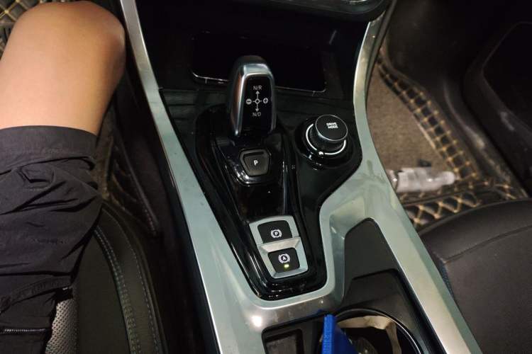 Used Lynk & Co 01 EM-P 2018 1.5T PHEV JingPro National Emission Standard V Gear Lever