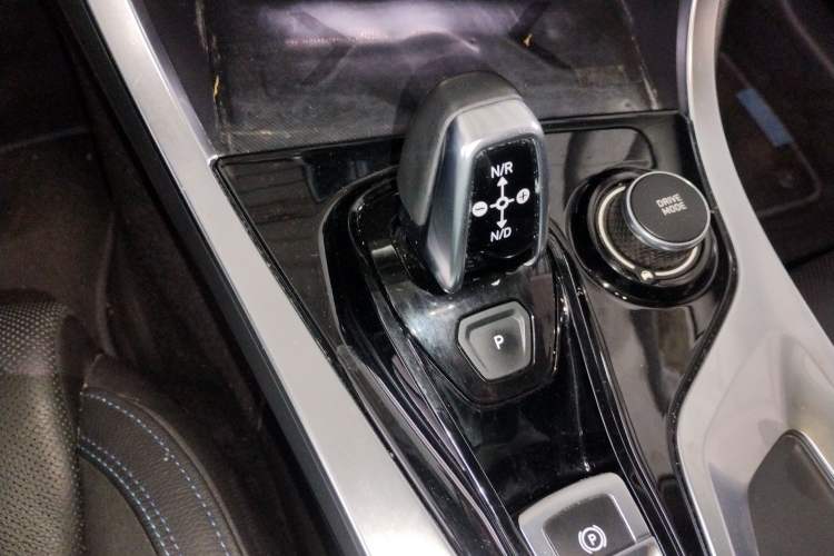 Used Lynk & Co 01 EM-P 2018 1.5T PHEV JingPro National Emission Standard V Gear Lever