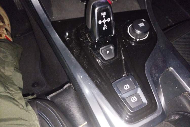 Used Lynk & Co 01 EM-P 2018 1.5T PHEV JingPro National Emission Standard V Gear Lever