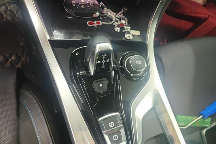Used Lynk & Co 01 EM-P 2018 1.5T PHEV JingPro National Emission Standard V Gear Lever