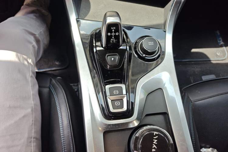 Used Lynk & Co 01 EM-P 2018 1.5T PHEV JingPro National Emission Standard V Gear Lever