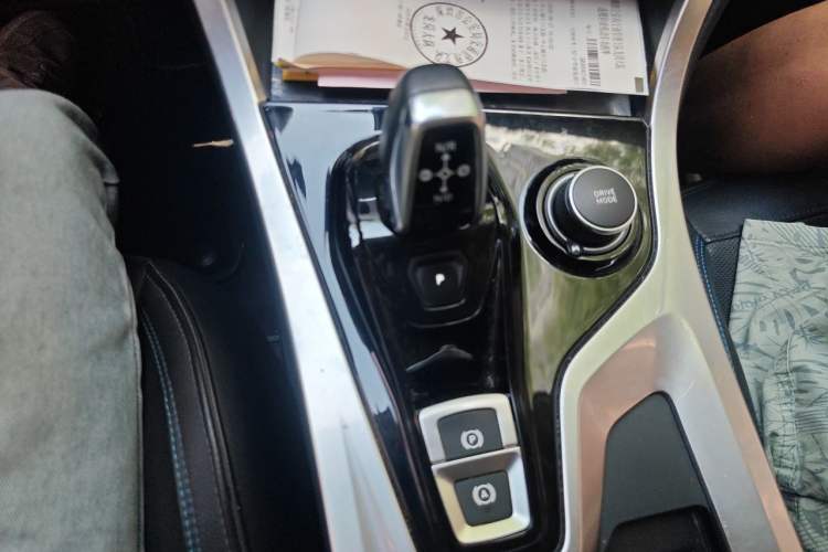 Used Lynk & Co 01 EM-P 2018 1.5T PHEV JingPro National Emission Standard V Gear Lever