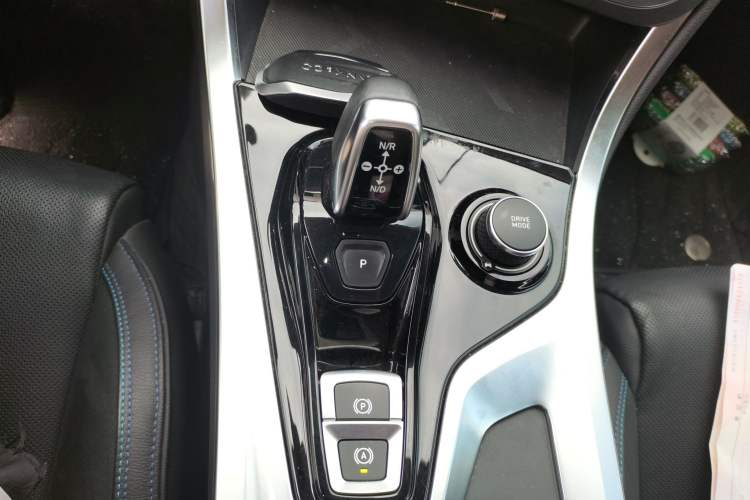 Used Lynk & Co 01 EM-P 2018 1.5T PHEV JingPro National Emission Standard V Gear Lever