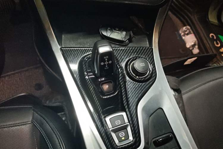 Used Lynk & Co 01 EM-P 2018 1.5T PHEV JingPro National Emission Standard V Gear Lever