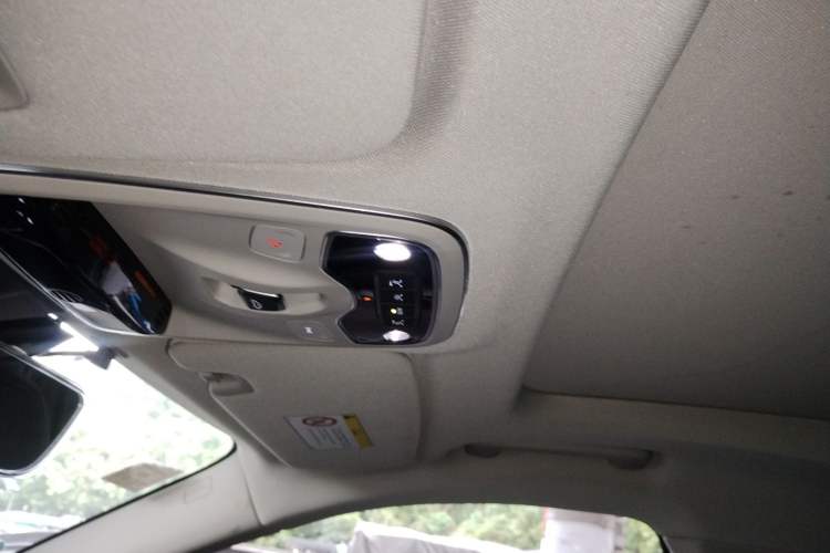 Used Lynk & Co 01 EM-P 2018 1.5T PHEV JingPro National Emission Standard V Headliner