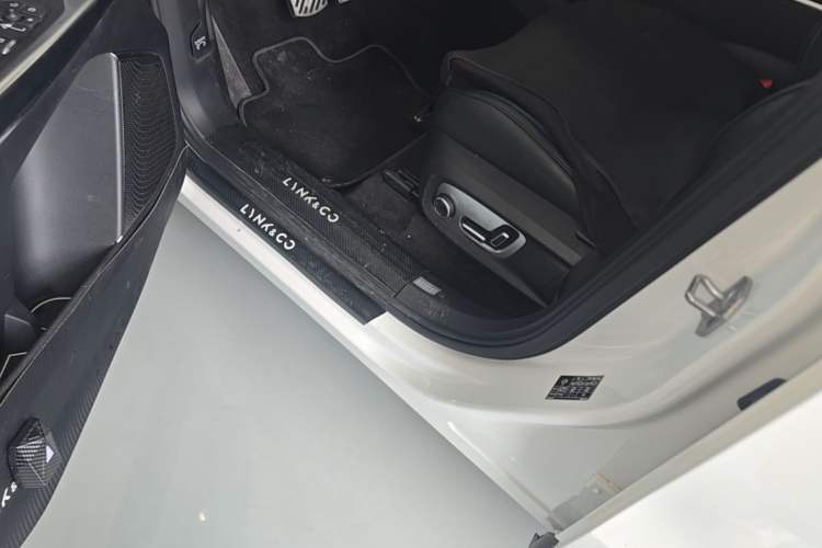 Used Lynk & Co 01 EM-P 2018 1.5T PHEV JingPro National Emission Standard V Left Side Sill