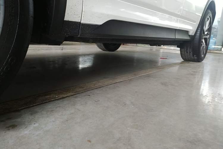 Used Lynk & Co 01 EM-P 2018 1.5T PHEV JingPro National Emission Standard V Left Side Sill