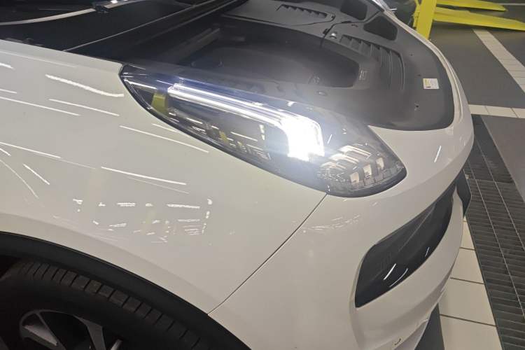 Used Lynk & Co 01 EM-P 2018 1.5T PHEV JingPro National Emission Standard V Right Front Headlight