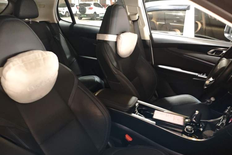 Used Lynk & Co 01 EM-P 2018 1.5T PHEV Jing Guo V Right Front Seat