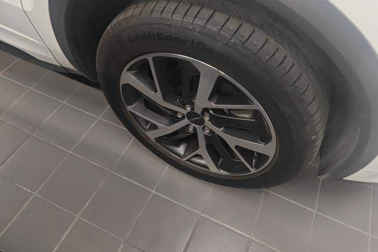 Used Lynk & Co 01 EM-P 2018 1.5T PHEV JingPro National Emission Standard V Right Front Wheel Hub