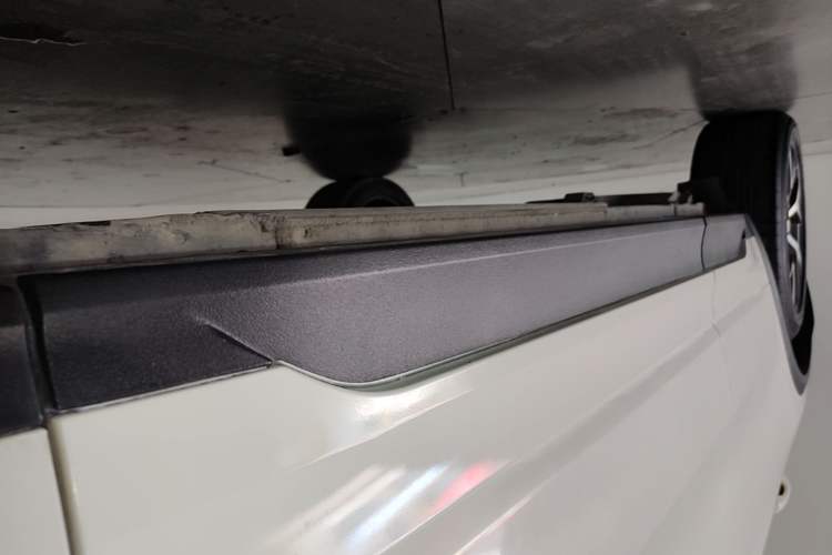 Used Lynk & Co 01 EM-P 2018 1.5T PHEV JingPro National Emission Standard V Right Side Sill