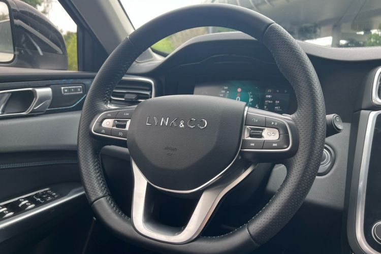 Used Lynk & Co 01 EM-P 2018 1.5T PHEV JingPro National Emission Standard V Steering Wheel