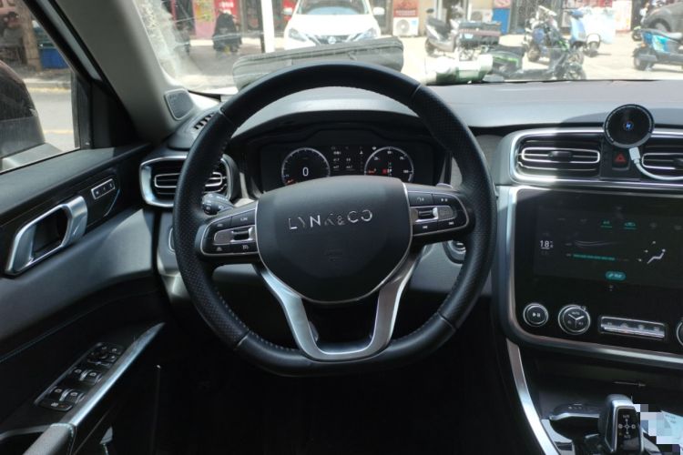 Used Lynk & Co 01 EM-P 2018 1.5T PHEV JingPro National Emission Standard V Steering Wheel