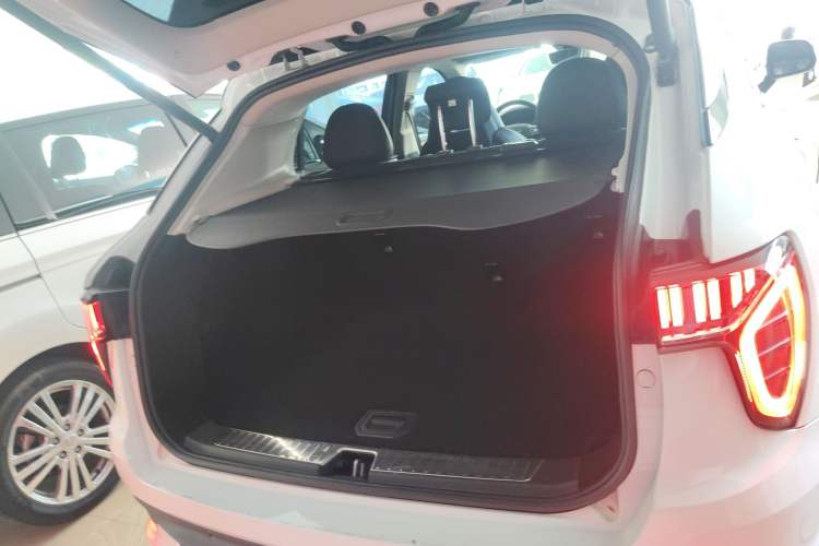 Used Lynk & Co 01 EM-P 2018 1.5T PHEV JingPro National Emission Standard V Trunk