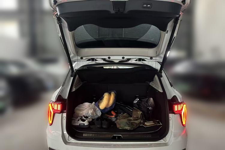 Used Lynk & Co 01 EM-P 2018 1.5T PHEV JingPro National Emission Standard V Trunk