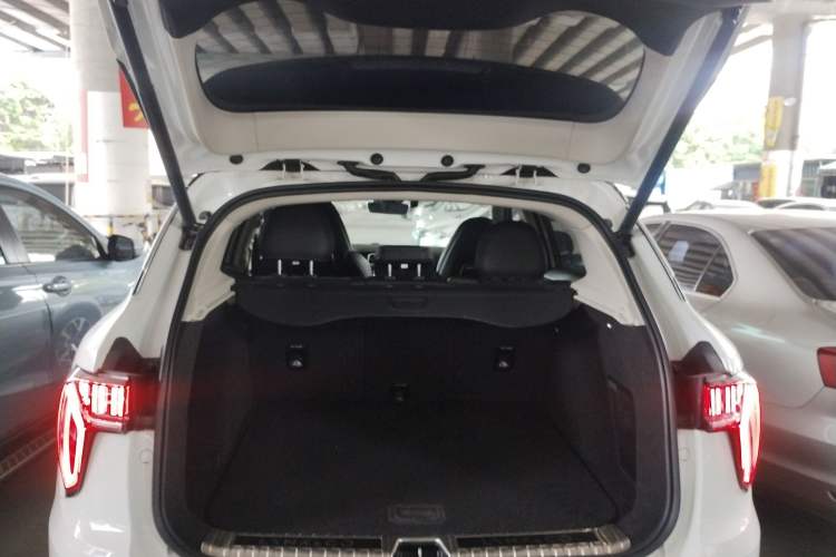 Used Lynk & Co 01 EM-P 2018 1.5T PHEV JingPro National Emission Standard V Trunk