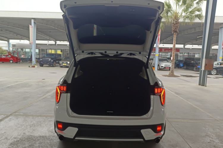Used Lynk & Co 01 EM-P 2018 1.5T PHEV JingPro National Emission Standard V Trunk
