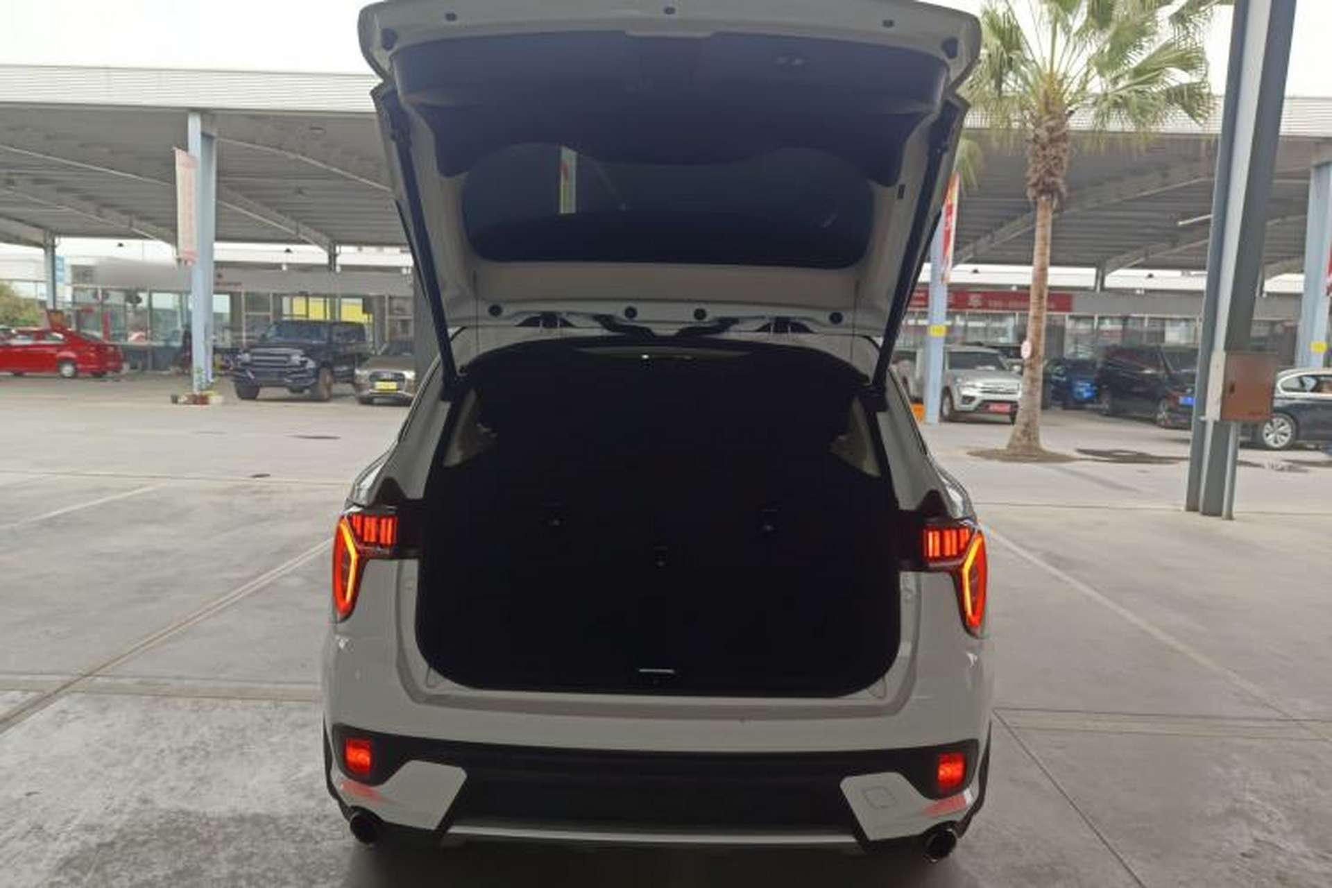 Used Lynk & Co 01 EM-P 2018 1.5T PHEV JingPro National Emission Standard V Trunk