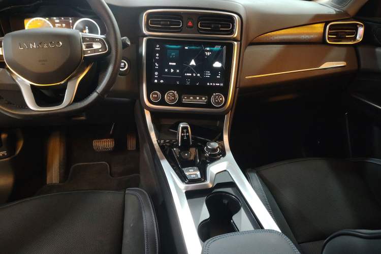 Used Lynk & Co 01 EM-P 2019 1.5T PHEV JingPro National VI Audio And AC Panel