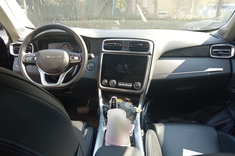 Used Lynk & Co 01 EM-P 2019 1.5T PHEV Pro Center Console