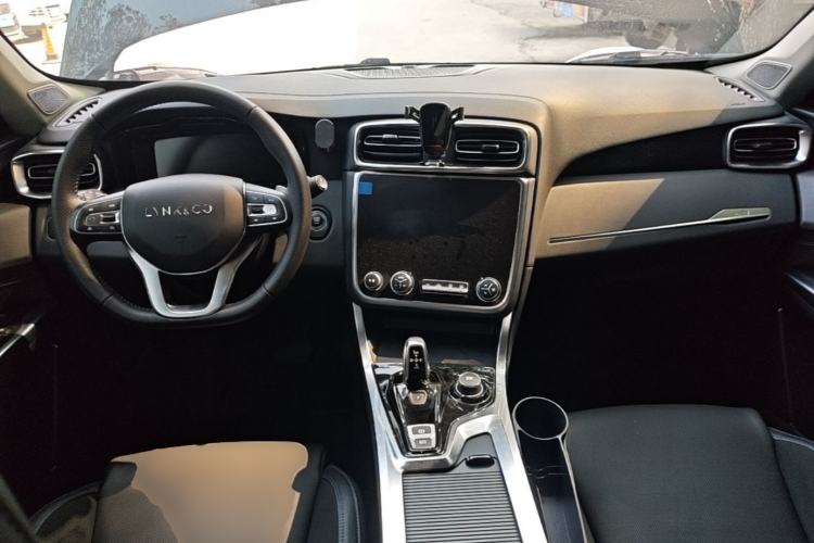 Used Lynk & Co 01 EM-P 2019 1.5T PHEV Pro Center Console