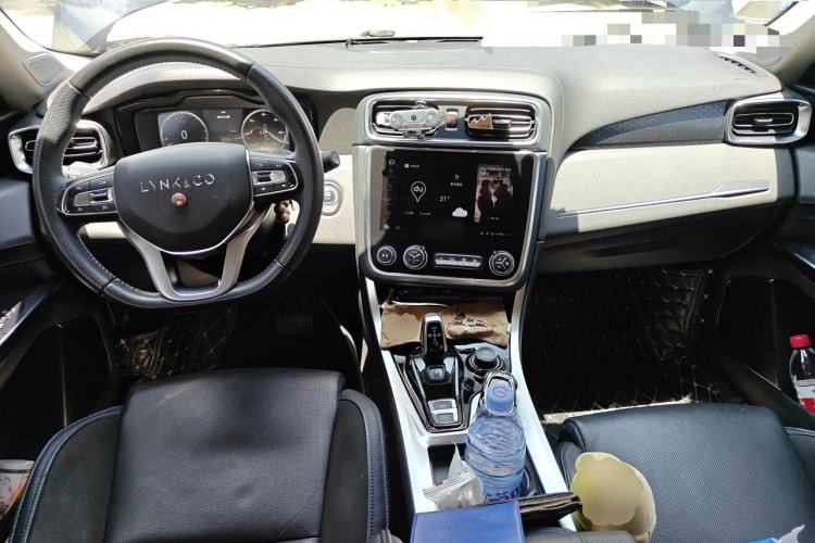 Used Lynk & Co 01 EM-P 2019 1.5T PHEV Pro Center Console