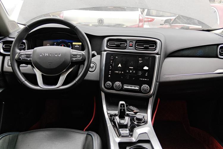 Used Lynk & Co 01 EM-P 2019 1.5T PHEV Jing Meeting China VI Emission Standards Center Console
