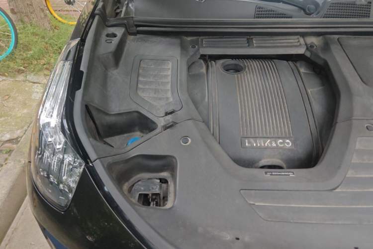 Used Lynk & Co 01 EM-P 2019 1.5T PHEV Pro Engine Bay Right