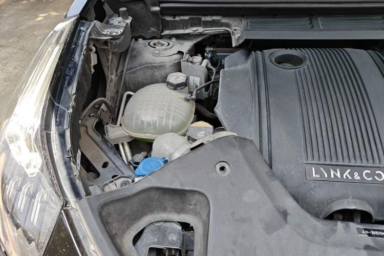 Used Lynk & Co 01 EM-P 2019 1.5T PHEV Pro Engine Bay Right