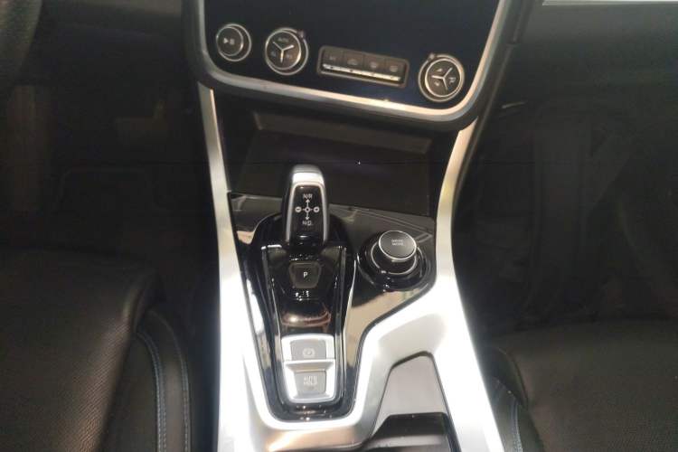 Used Lynk & Co 01 EM-P 2019 1.5T PHEV Jing Meeting China VI Emission Standards Gear Lever
