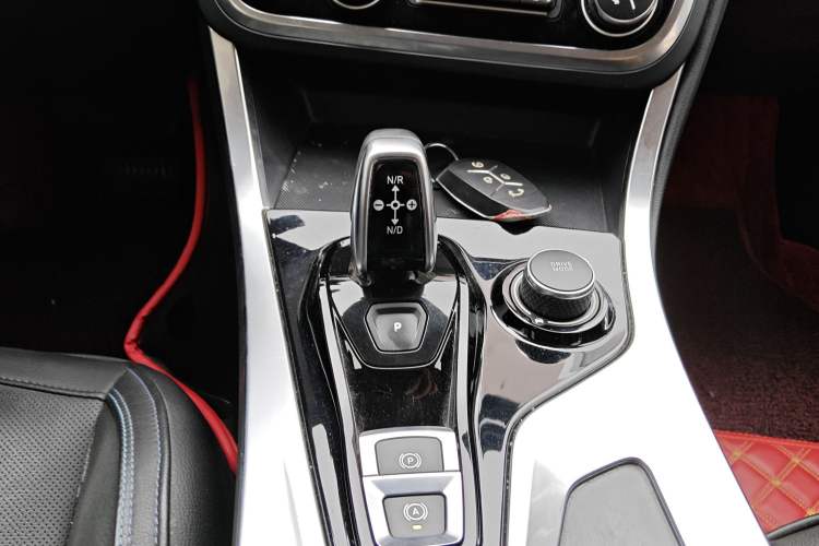 Used Lynk & Co 01 EM-P 2019 1.5T PHEV Jing Meeting China VI Emission Standards Gear Lever