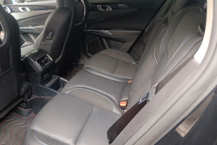 Used Lynk & Co 01 EM-P 2019 1.5T PHEV Pro Interior 4