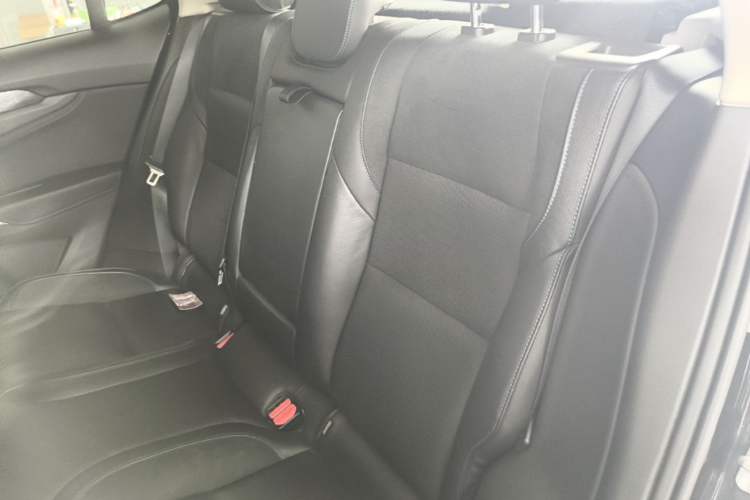 Used Lynk & Co 01 EM-P 2019 1.5T PHEV Jing Meeting China VI Emission Standards Left Rear Seat