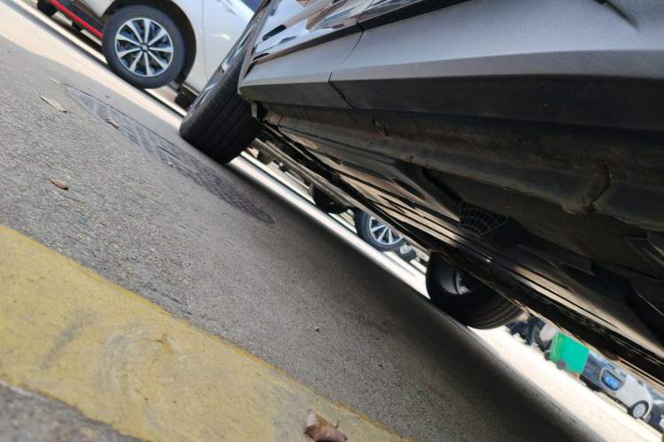 Used Lynk & Co 01 EM-P 2019 1.5T PHEV Pro Left Side Sill